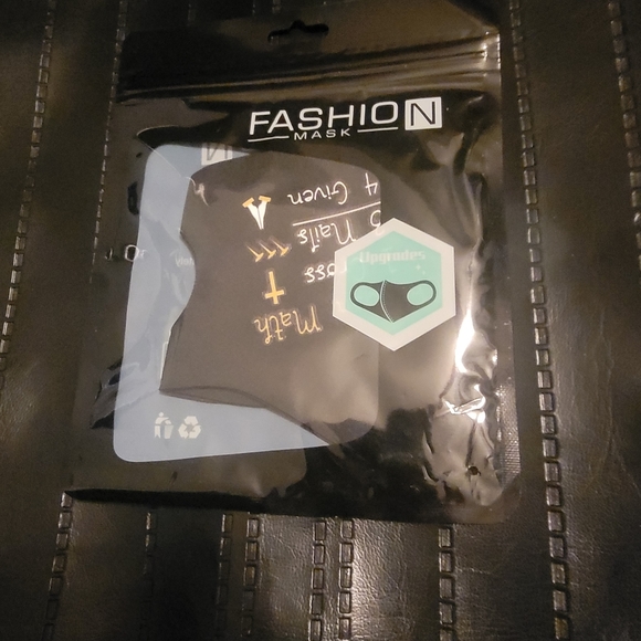 Facemask - Picture 9 of 10